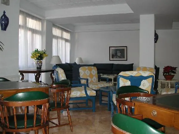 Apartamentos El Velero Torremolinos Spain